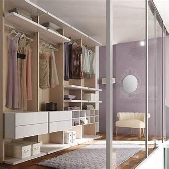 Dressing sur mesure – Élégance, ordre et fonctionnalité dans votre espace